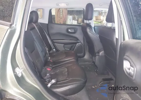 2018 Jeep Compass Latitude 4X4 из США, поврежденный, VIN 3C4NJDBB3JT177736